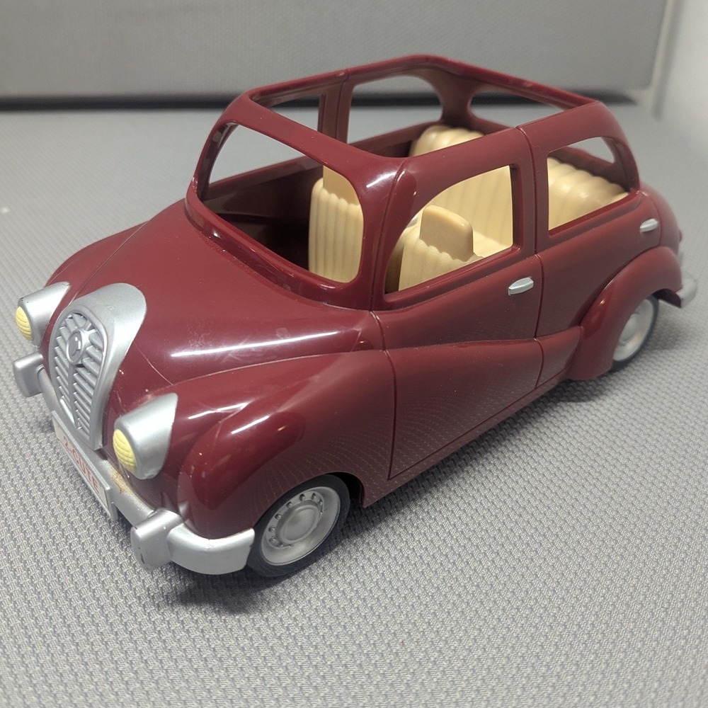 Sylvanian Families Calico Critters Cherry Cruiser Red Family Car Vehicle Toy